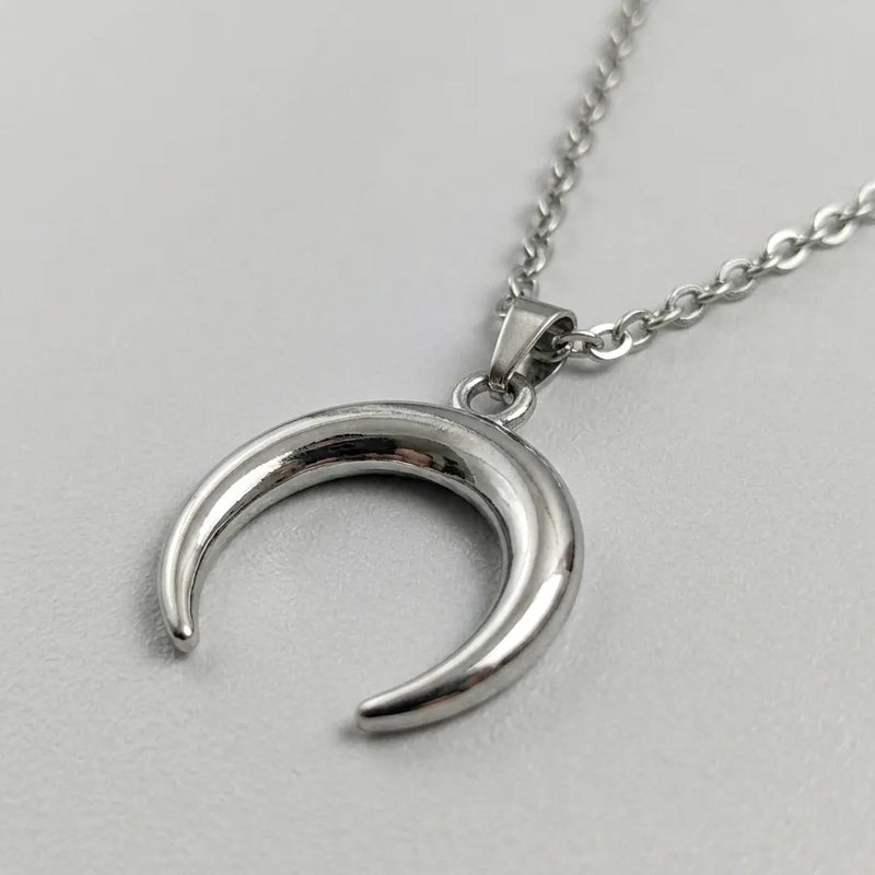 Lunaris Crescent Horn Necklace