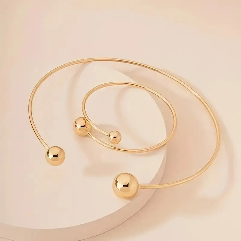 Beautiful Gold Set with Unique Style