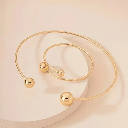 Beautiful Gold Set with Unique Style