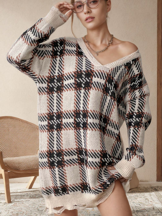 Annelie® | Long sleeve sweater dress with a distressed checked V-neck