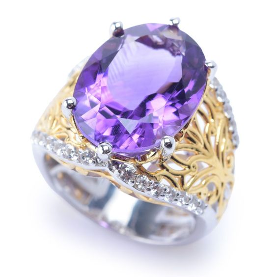 Beautiful Gold Ring with Unique Style