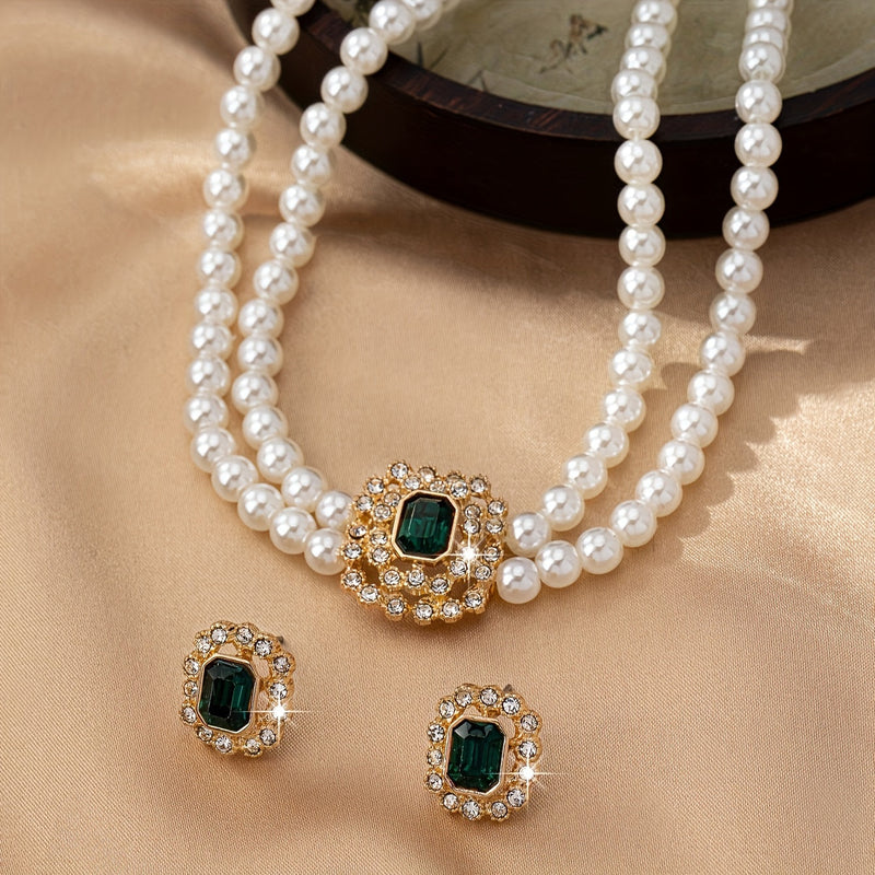 Beautiful Gold Set with Unique Style