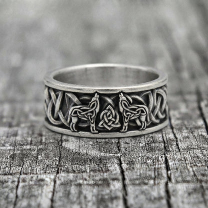 Knotwork Wolf Band Ring