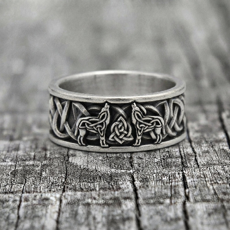Knotwork Wolf Band Ring