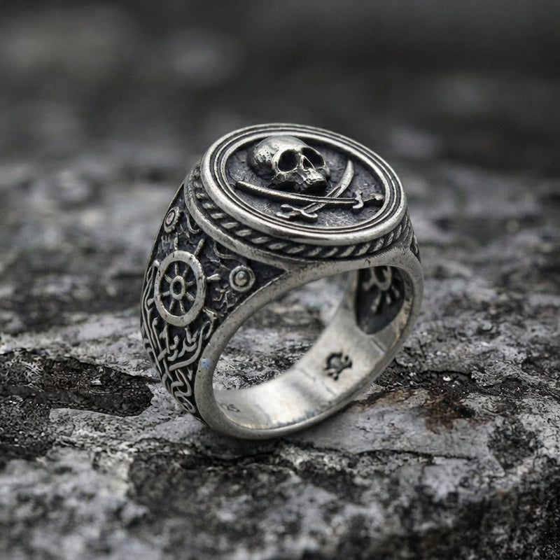 Skull & Cutlass Pirate Signet Ring