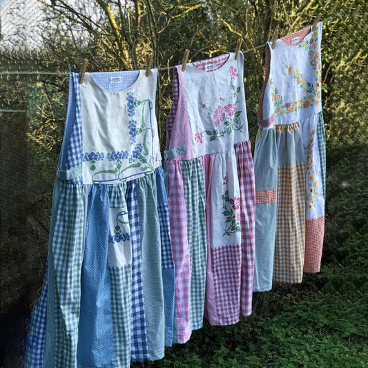 Women's Retro Plaid Pattern Floral Patch Sleeveless Linen Dress artswardrobe