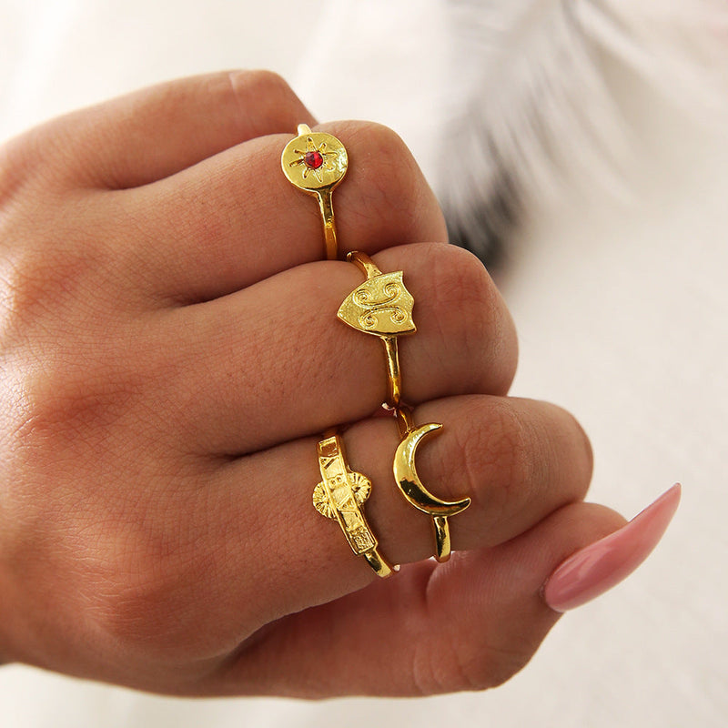Beautiful Gold Set with Unique Style