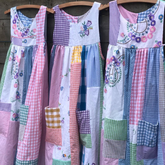 Women's Retro Plaid Pattern Floral Patch Sleeveless Linen Dress artswardrobe