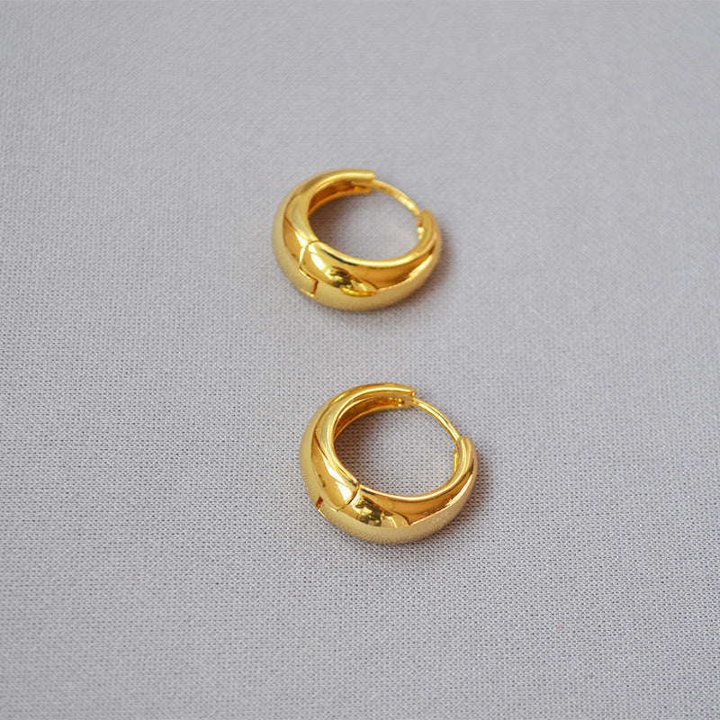 Elegant Gold Earring for Every Occasion