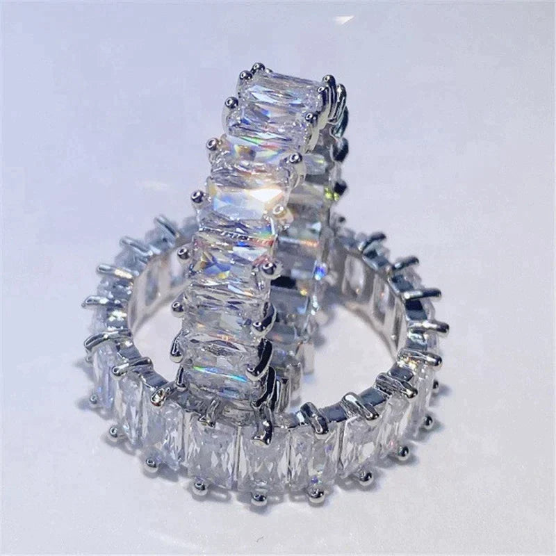 Classic Gold Ring with Timeless Appeal