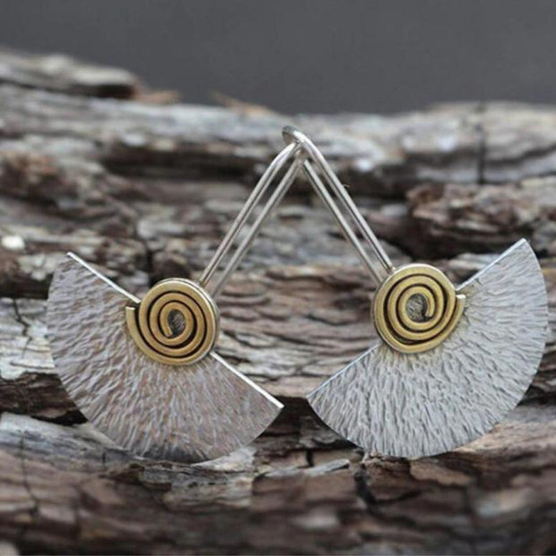 Romantic Silver Earring for Special Moments