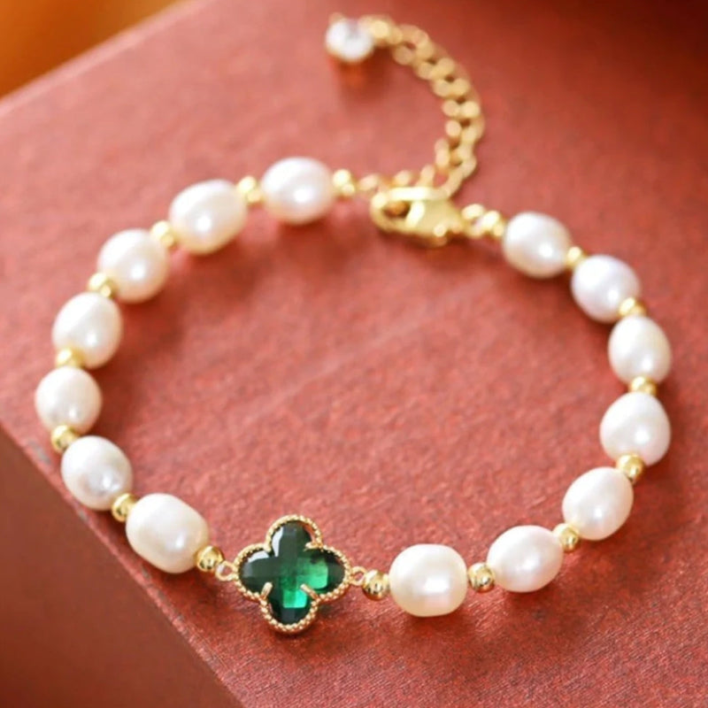 Romantic Pearl Bracelet for Special Moments