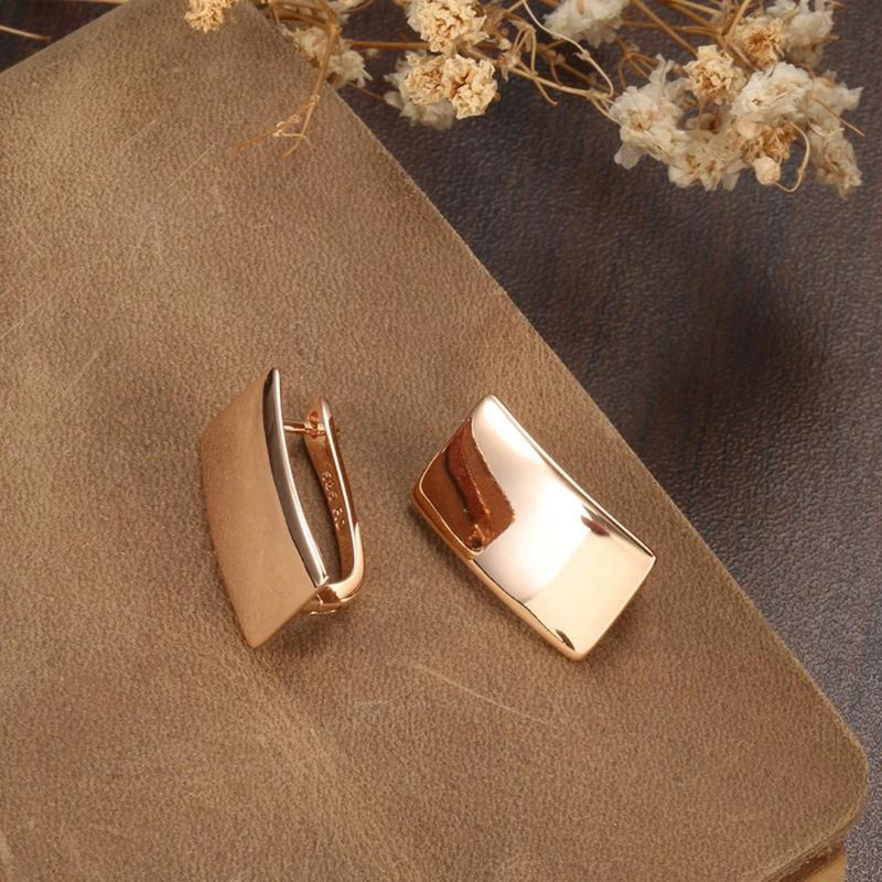 Beautiful Gold Earring with Unique Style