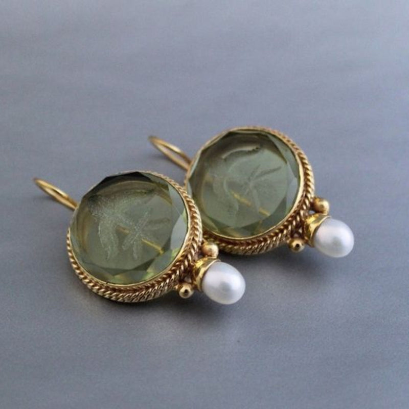 Classic Pearl Earring with Timeless Appeal