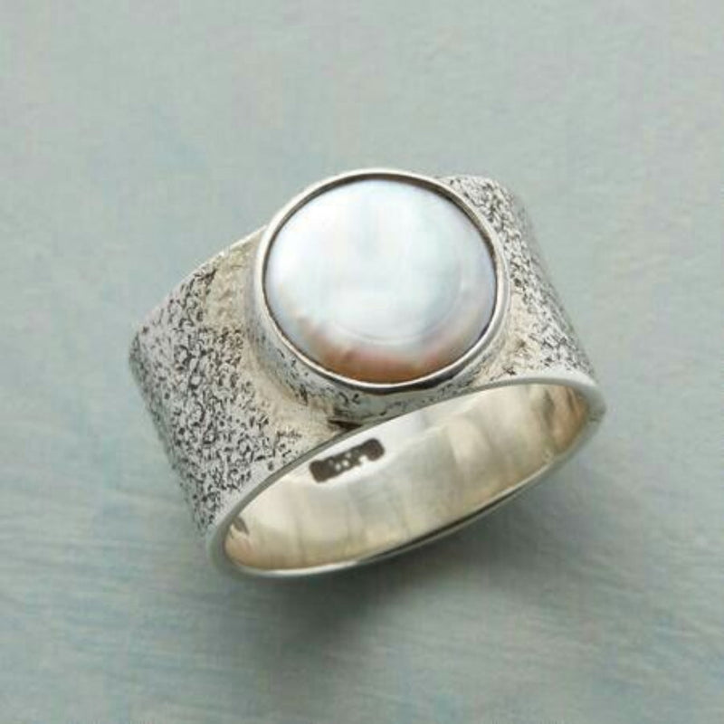 Classic Silver Ring with Timeless Appeal