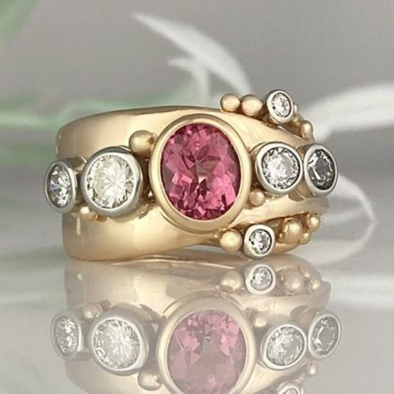 Classic Gold Ring with Timeless Appeal