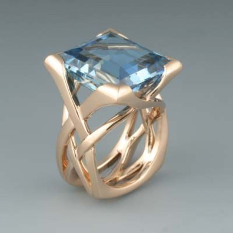 Charming Gold Ring for Any Occasion