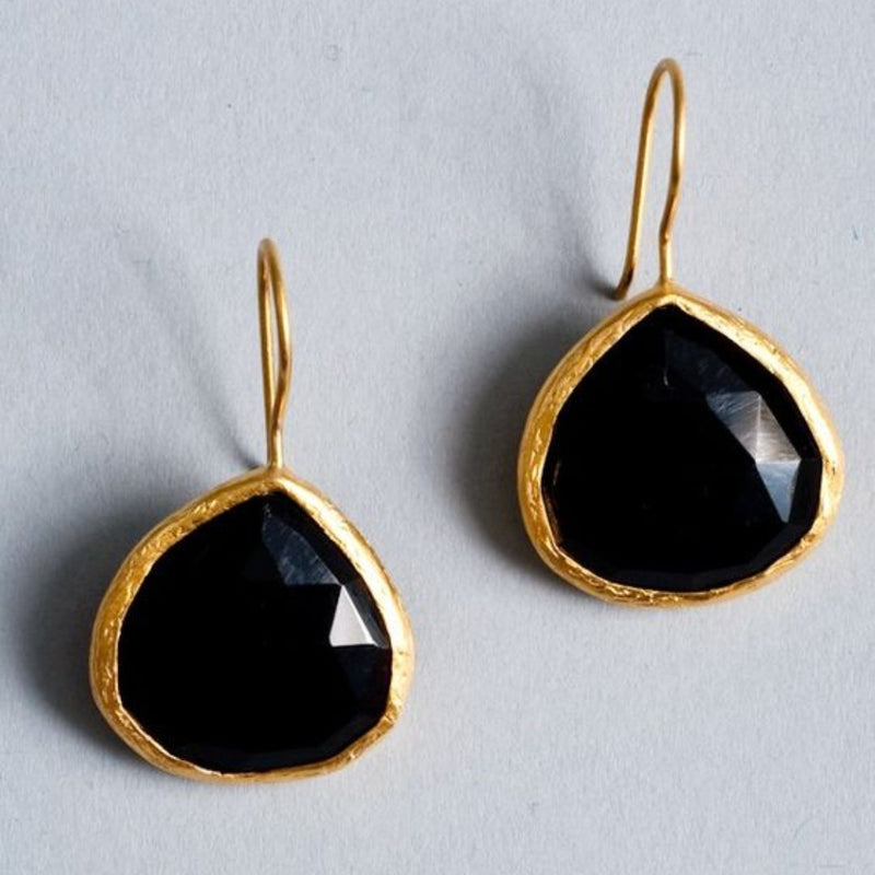 Classic Gold Earring with Timeless Appeal
