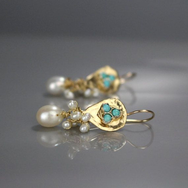 Romantic Gold Earring for Special Moments