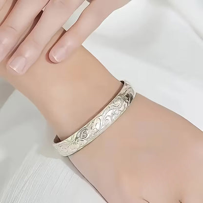 Beautiful Silver Bracelet with Unique Style