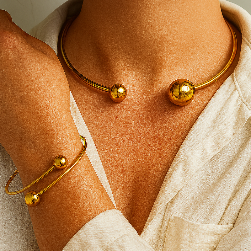 Beautiful Gold Set with Unique Style