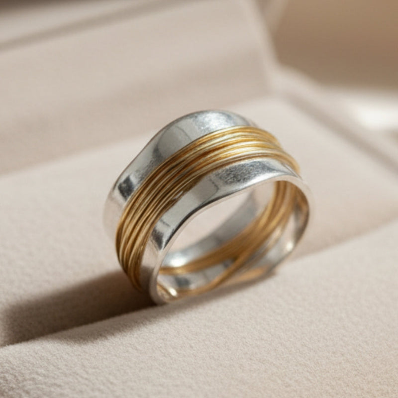 Classic Gold Ring with Timeless Appeal