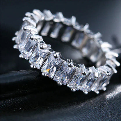 Classic Gold Ring with Timeless Appeal