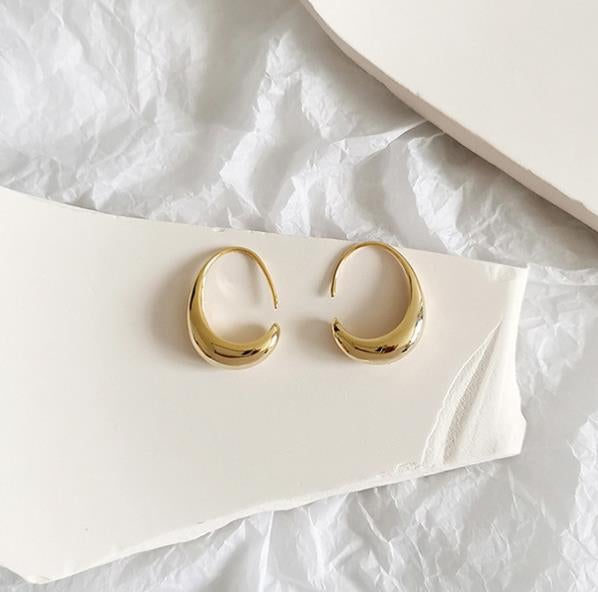 Stunning Gold Earring for Daily Wear