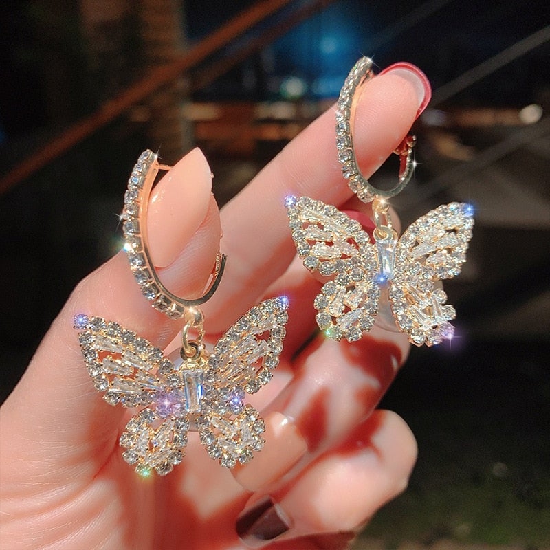 Stunning Gold Earring for Daily Wear