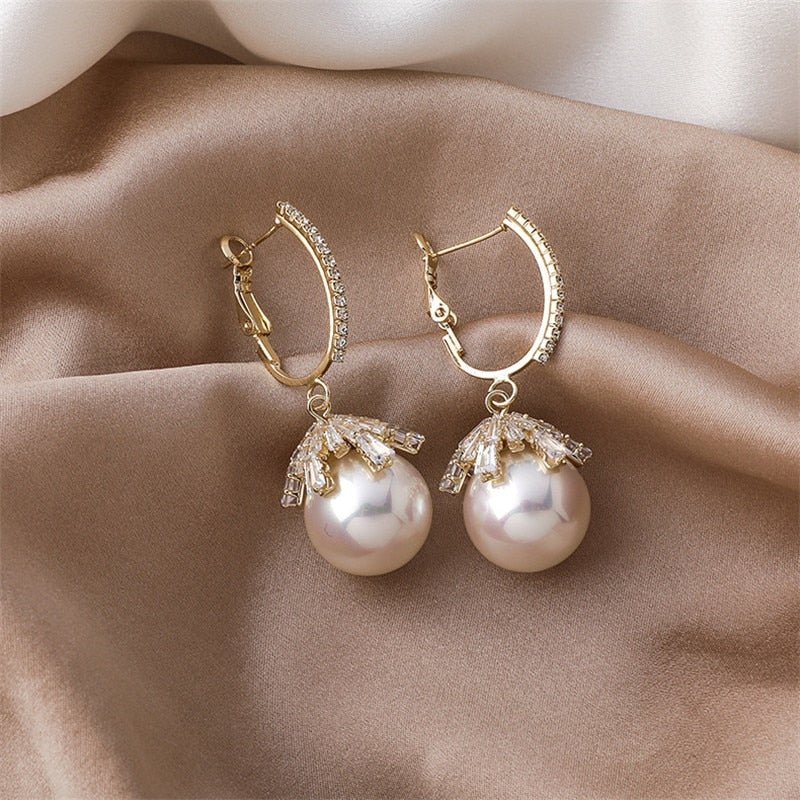 Charming Pearl Earring for Any Occasion