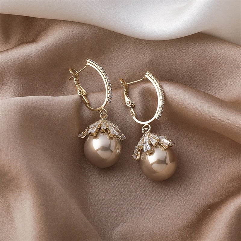 Charming Pearl Earring for Any Occasion