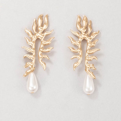 Charming Pearl Earring for Any Occasion