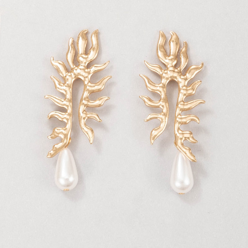 Charming Pearl Earring for Any Occasion
