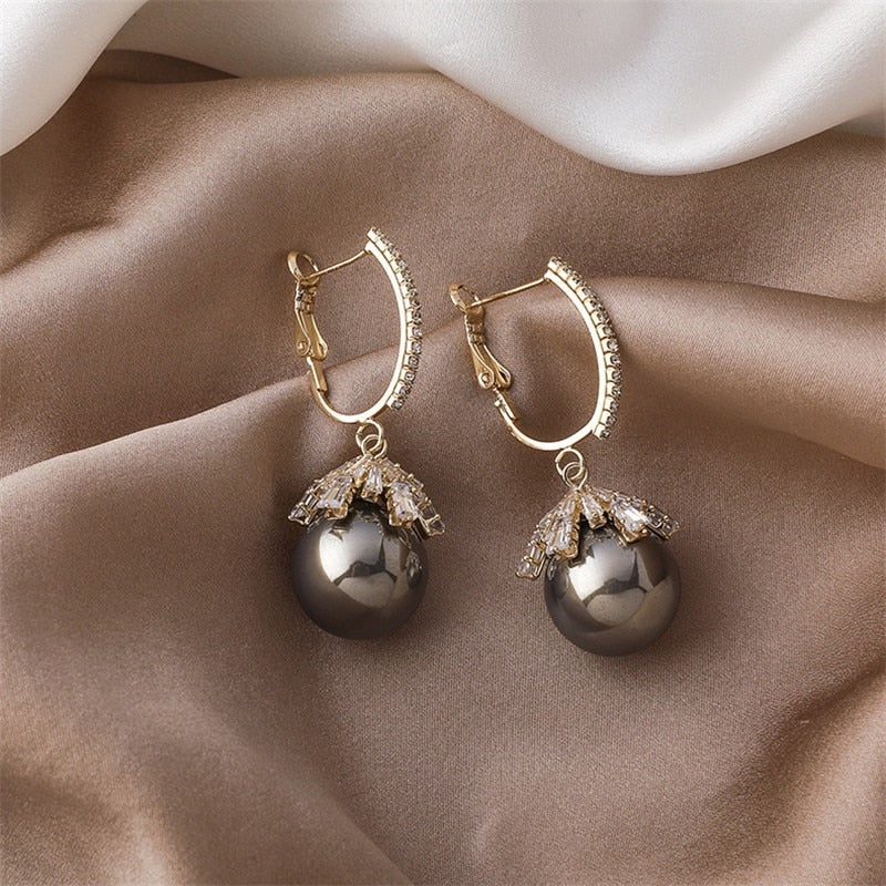 Charming Pearl Earring for Any Occasion