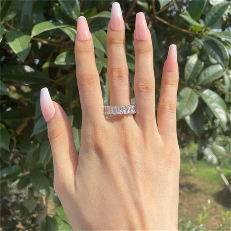 Classic Gold Ring with Timeless Appeal