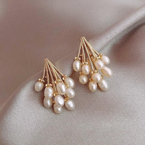 Romantic Pearl Earring for Special Moments