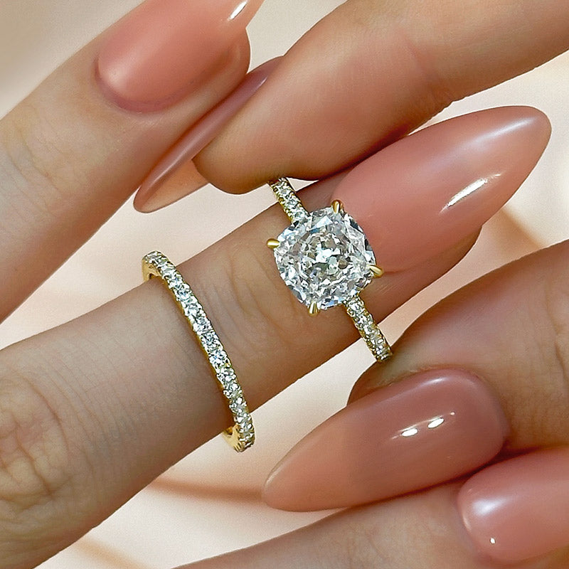 Beautiful Gold Set with Unique Style