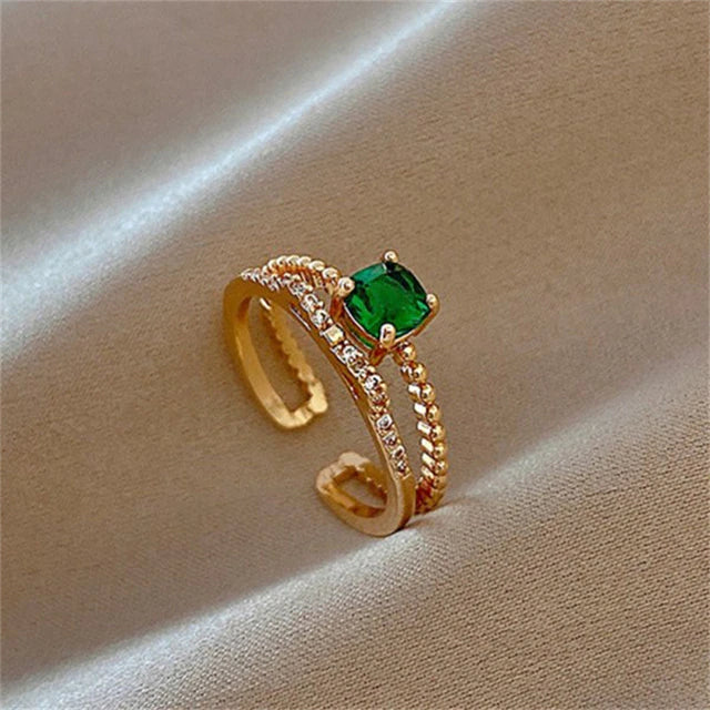 Charming Gold Ring for Any Occasion