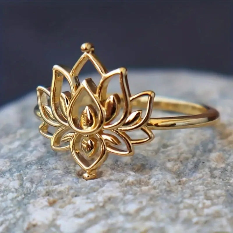 Romantic Gold Ring for Special Moments