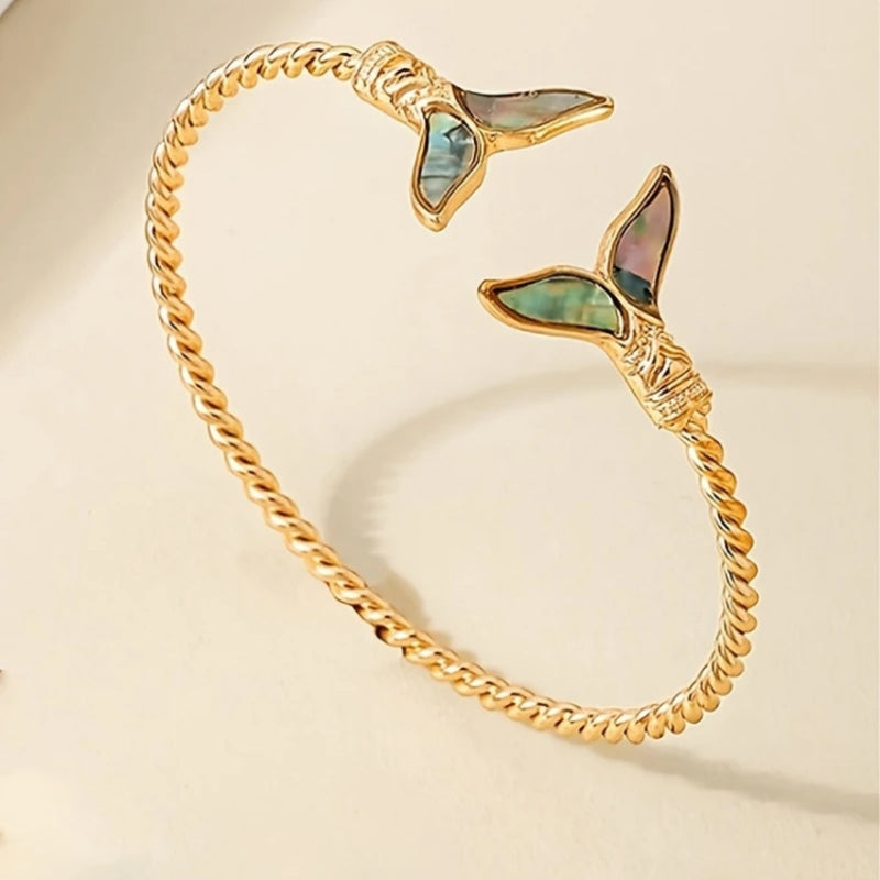 Beautiful Gold Bracelet with Unique Style