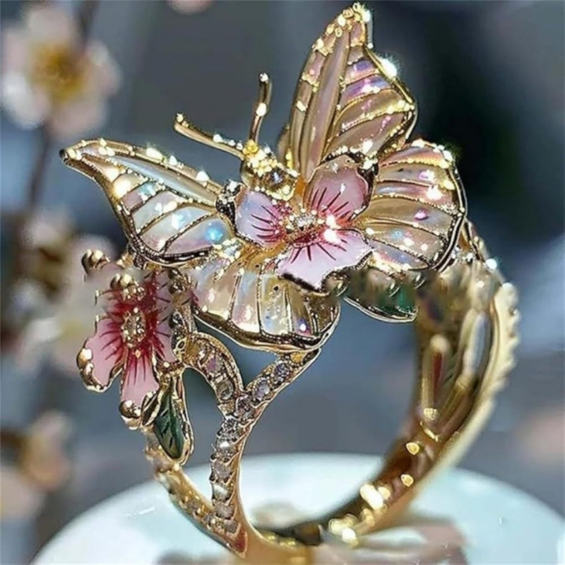 Beautiful Gold Ring with Unique Style