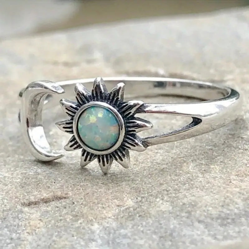 Classic Silver Ring with Timeless Appeal