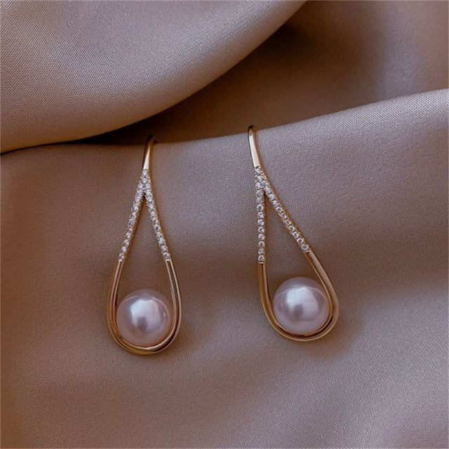Charming Pearl Earring for Any Occasion
