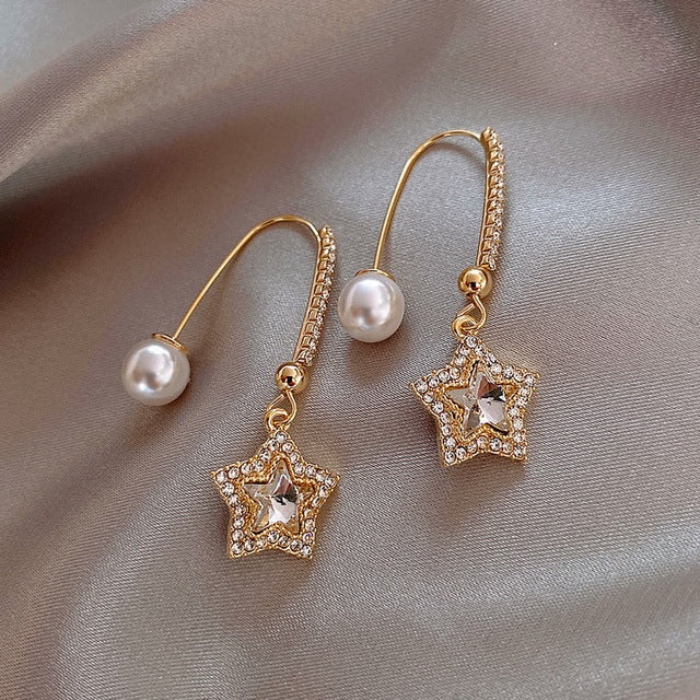 Beautiful Gold Earring with Unique Style
