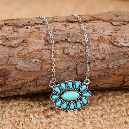 Romantic Silver Necklace for Special Moments