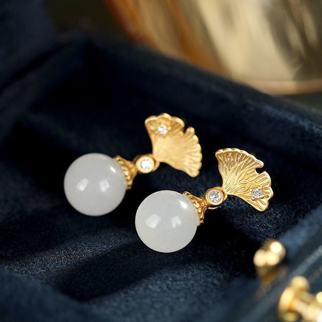 Romantic Silver Earring for Special Moments