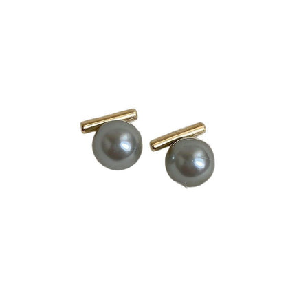 Classic Pearl Earring with Timeless Appeal