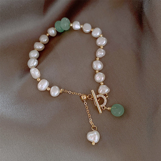 Beautiful Pearl Bracelet with Unique Style