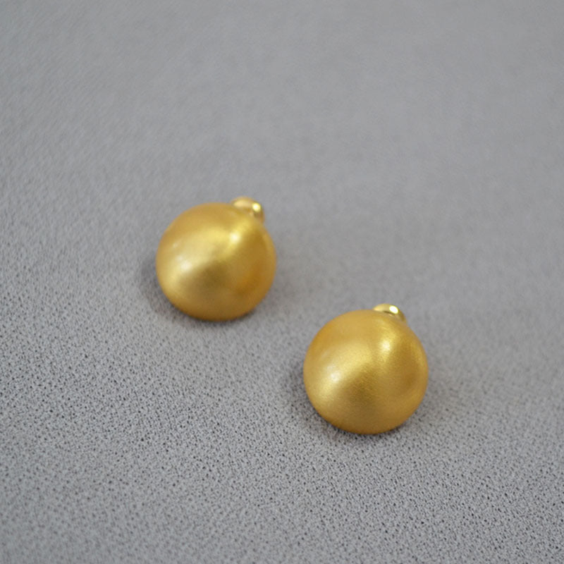 Charming Silver Earring for Any Occasion