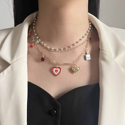 Beautiful Pearl Necklace with Unique Style